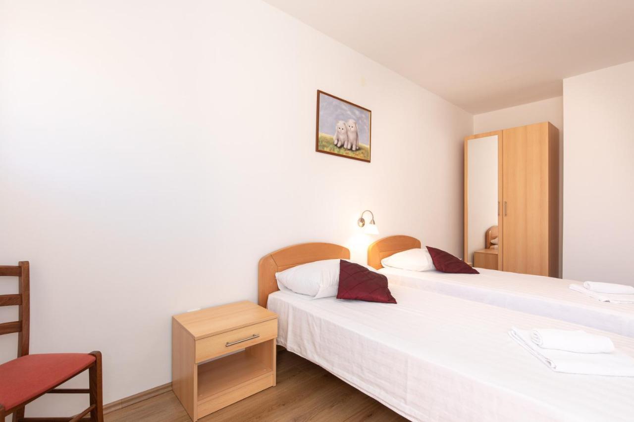 Apartments With Pool Ivana Krk Krk Town Exterior photo
