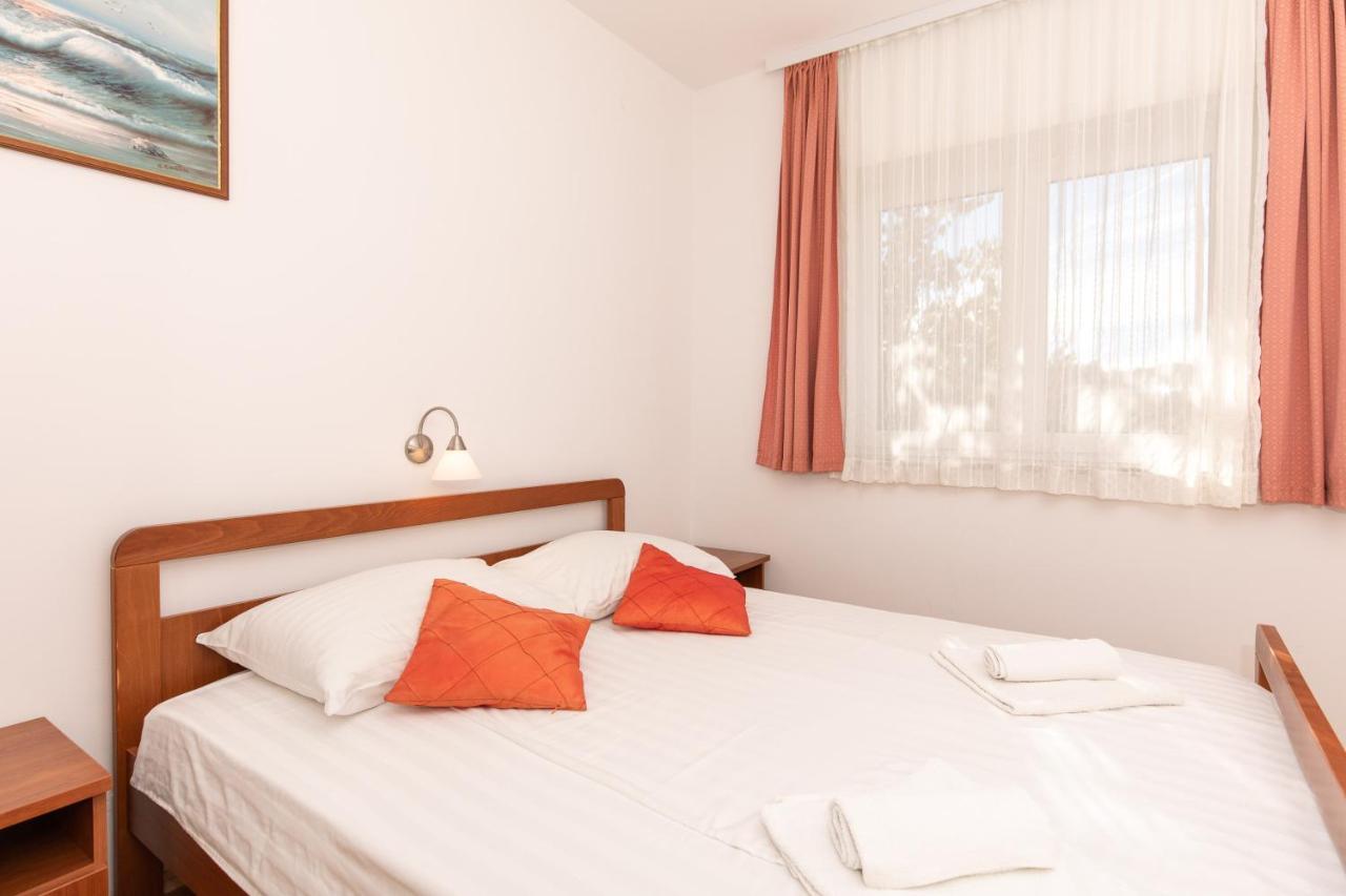 Apartments With Pool Ivana Krk Krk Town Exterior photo