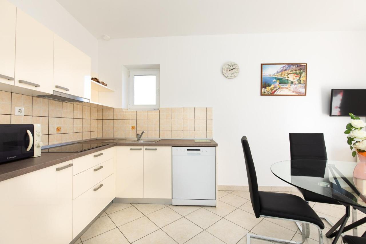 Apartments With Pool Ivana Krk Krk Town Exterior photo