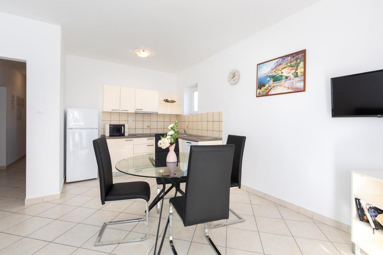 Apartments With Pool Ivana Krk Krk Town Exterior photo